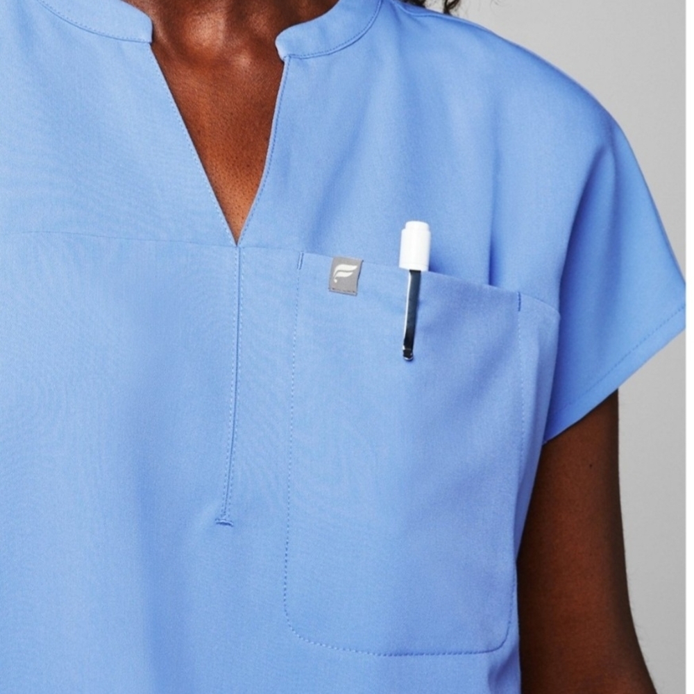 Fabletics Envolve Oversized Scrub Top L - image 5